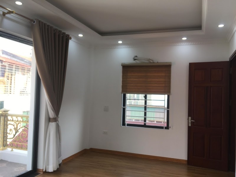 Lạc Long Quân 7 tầng oto tránh nhà mới kính koong giá bán 17.2 tỷ Cầu Giấy