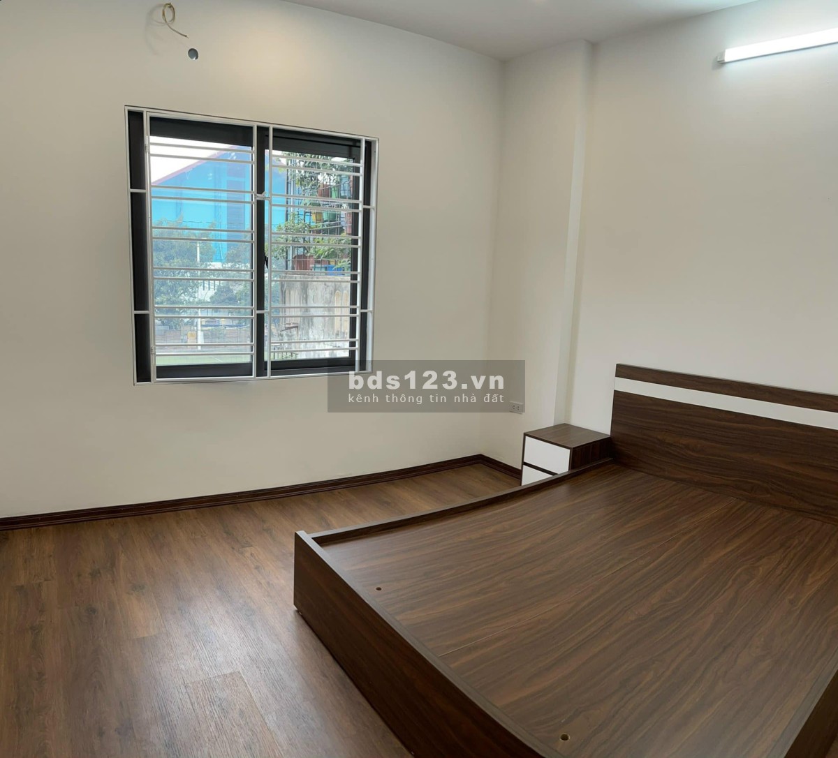 Ô tô kinh doanh, 5 tầng thang máy, 5 phút lên phố thoáng trước sau đầy đủ nội thất