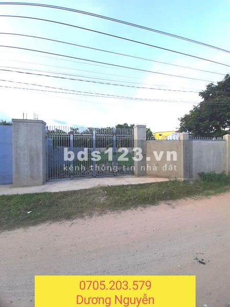 Đất gần kênh chà Là, sau lưng Vincom, cách dg 16/4 khoảng 800m. P. Mỹ Hải .