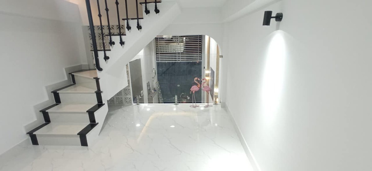 Bán nhà đường Luỹ Bán Bích Quận Tân Phú 1 trệt, 2 lầu đúc, dtsd 40m2