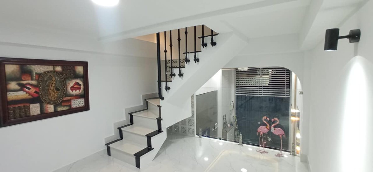 Bán nhà đường Luỹ Bán Bích Quận Tân Phú 1 trệt, 2 lầu đúc, dtsd 40m2