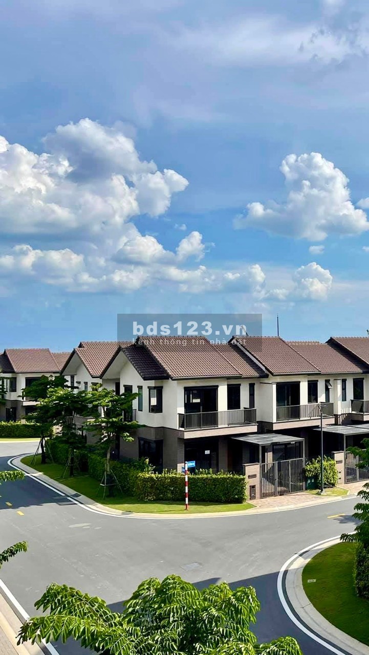 Cần bán gấp giá tốt nhất thị trường căn nhà phố vườn 1 trệt 1 lầu. Giá chỉ có 3 tỷ 5 bao hết