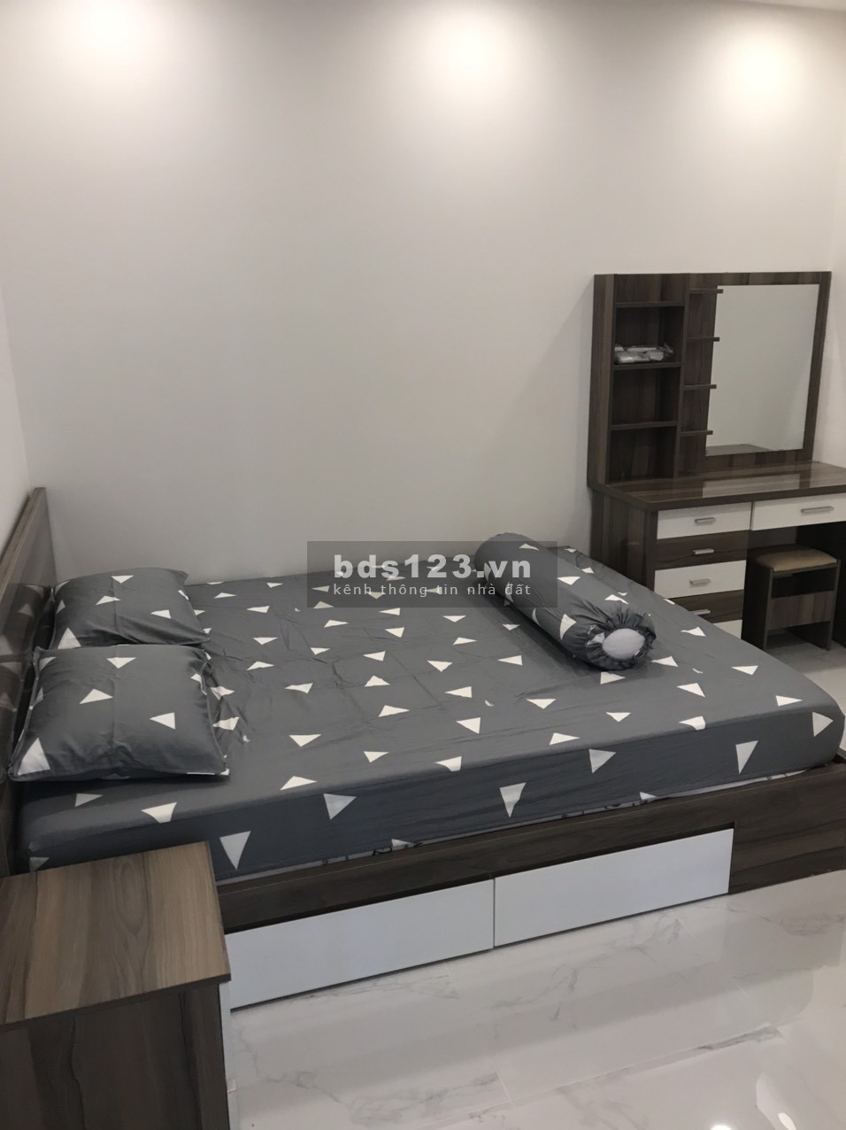 Liên hệ 0907.758.378 - Hoa chuyên bán căn hộ Newton 2PN - Phú Nhuận