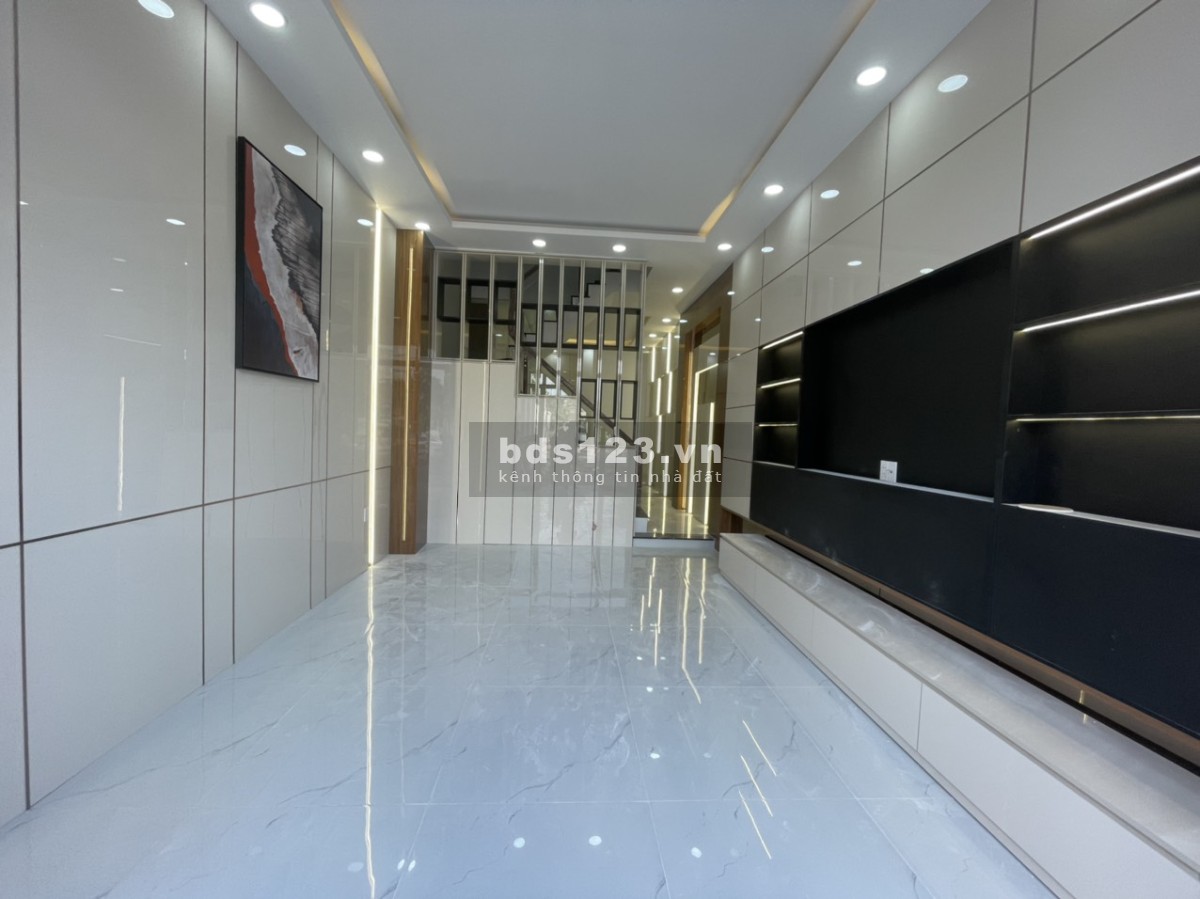 Bán nhà 3 lầu Full nội thất mặt tiền chợ Tỉnh Lộ 10 đầu Tên Lửa, sổ hồng riêng