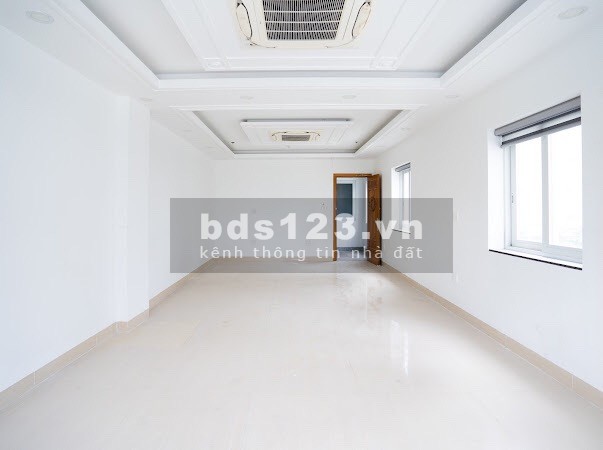 Tòa nhà văn phòng mặt tiền 607 Điện Biên Phủ tiện ích đầy đủ vào ở ngay