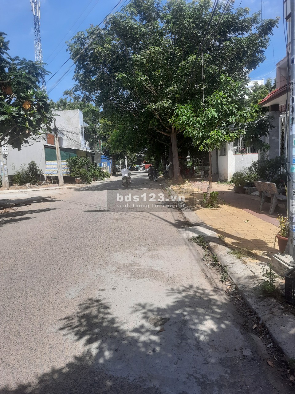 Đất ngay cổng tây chợ phước mỹ 93m2 thổ cư đường nhựa Phùng Khắc Khoan.