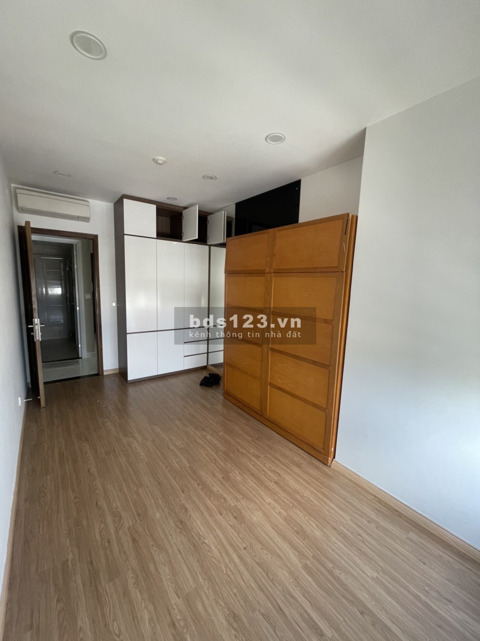 Bán Kingston diện tích sử dụng 79m2, 2 phòng ngủ - Hình Thật