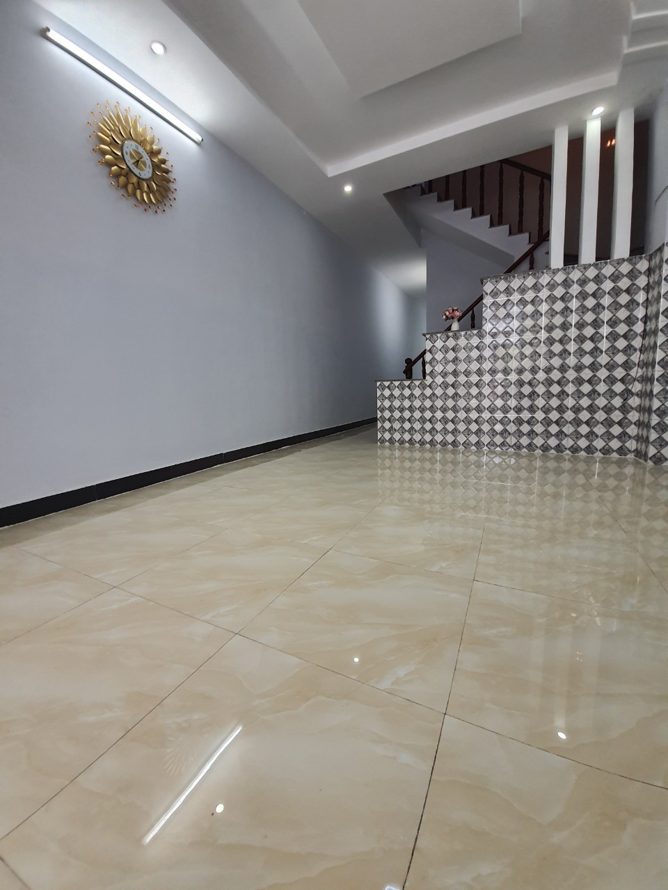 Nhà ngã 3 Tân Kim DT 96m² giá rẻ hạ ngay 100 triệu