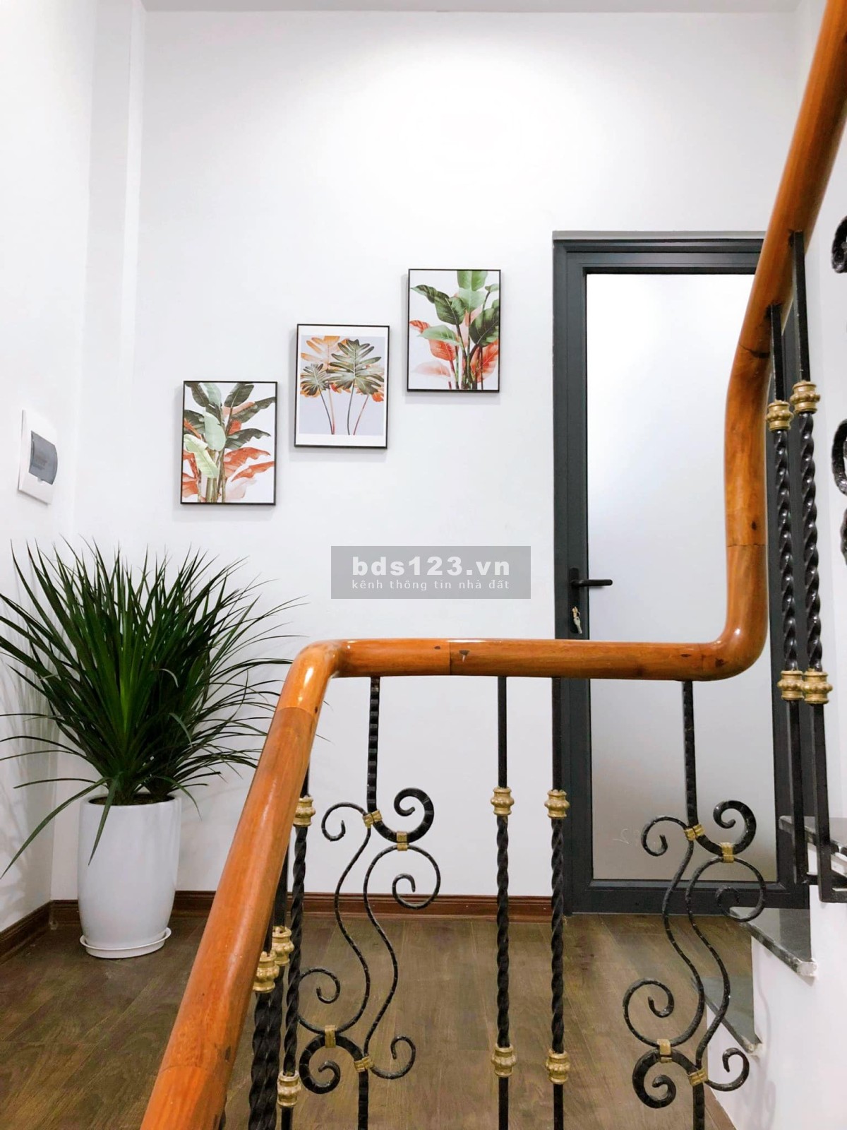 Nhà vị trí siêu đẹp phố Khương Hạ Thanh Xuân, nở hậu, nội thất mới tặng lại dt 33m2
