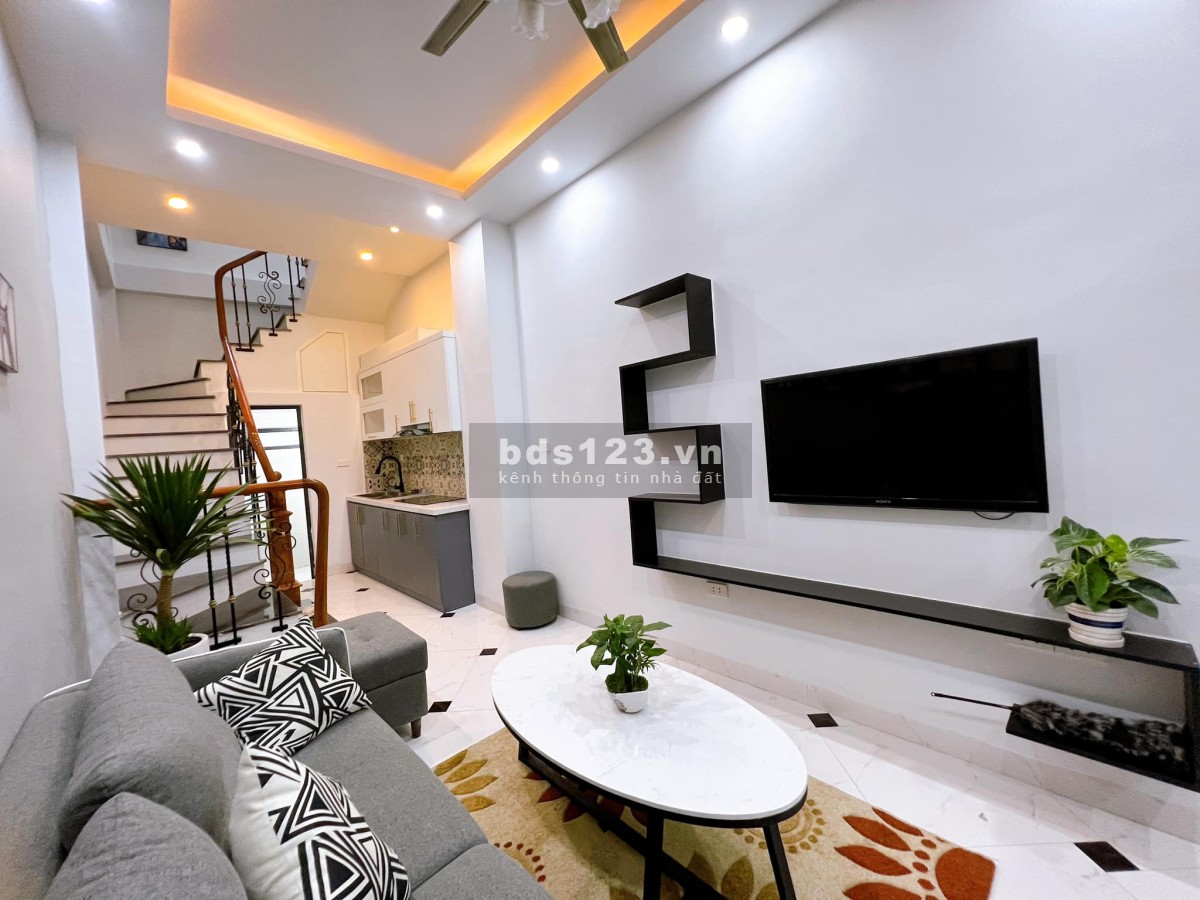 Nhà vị trí siêu đẹp phố Khương Hạ Thanh Xuân, nở hậu, nội thất mới tặng lại dt 33m2