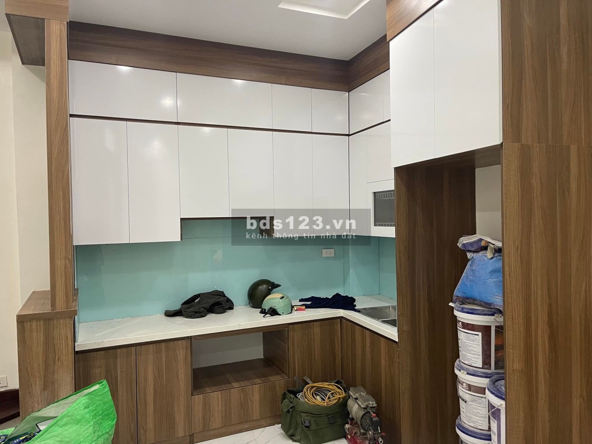Bán gấp nhà ở Đường Láng diện tích 45m2 chỉ hơn 4 tỷ, nhà 4 tầng mới