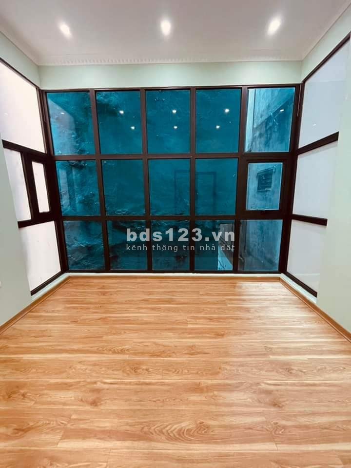 Bán nhà Hoàng Mai 18m x 4 tầng, mặt tiền 3 m, giá chỉ 2.15 tỷ, lh 0975258510