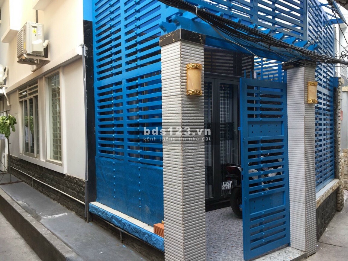 Nhà 1 trệt 3 lầu 149m2 Quận 4 - chủ cần bán gấp nhà khu dân cư hiện hữu không lo giải toả