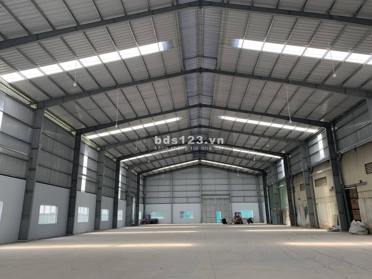 Cho thuê kho mới diện tích 1600m2 mặt tiền Nguyễn Hữu Trí, Bến Lức, Long An