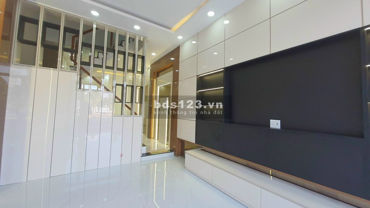 Nhà Phố mặt tiền đường Hà Huy Giáp giá đầu tư, sổ sẵn,…