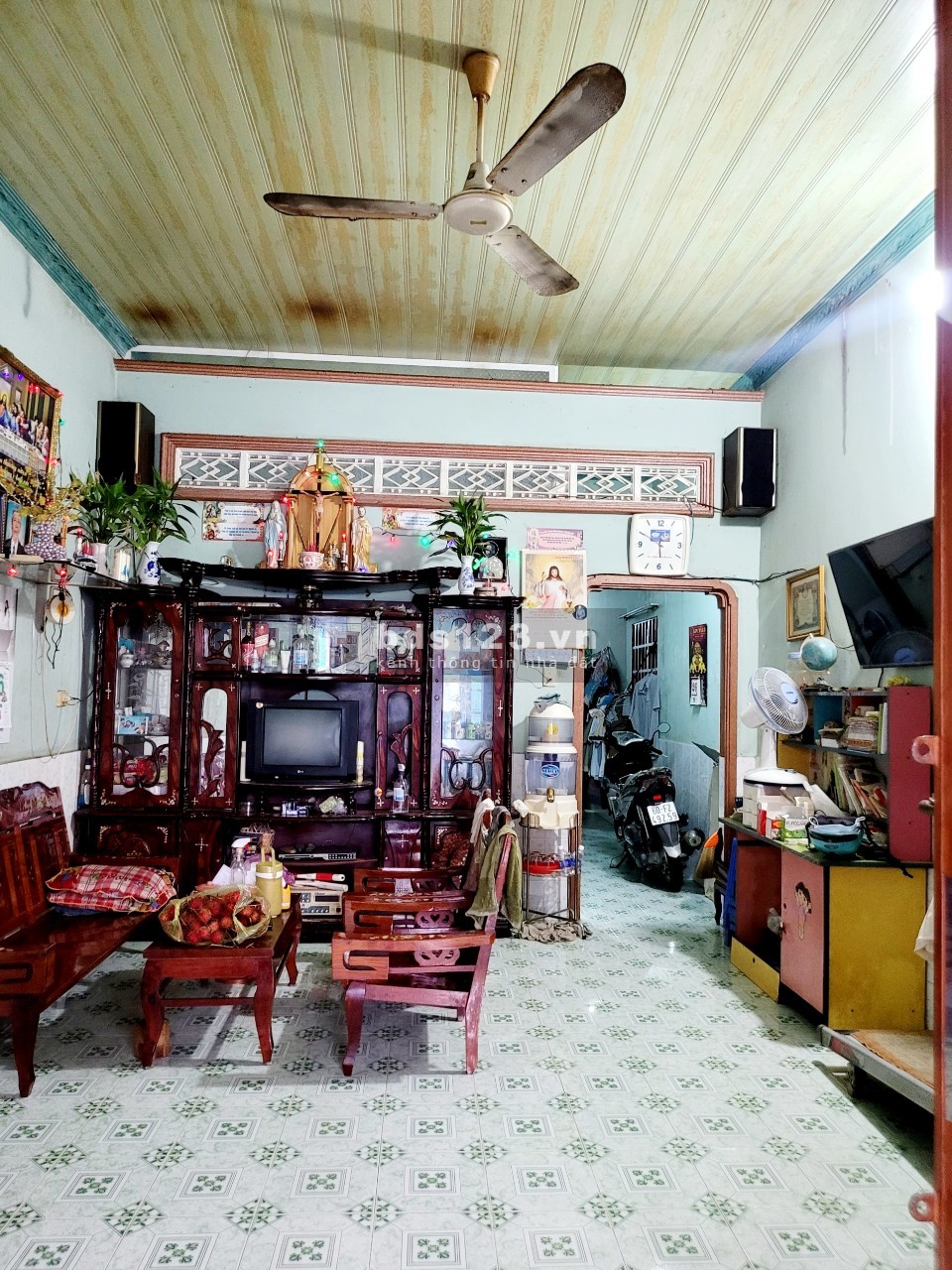 Bán nhà sổ riêng ngay hồ bơi Phương Nam, diện tích 111m², giá chỉ 2,6 tỷ còn có TL