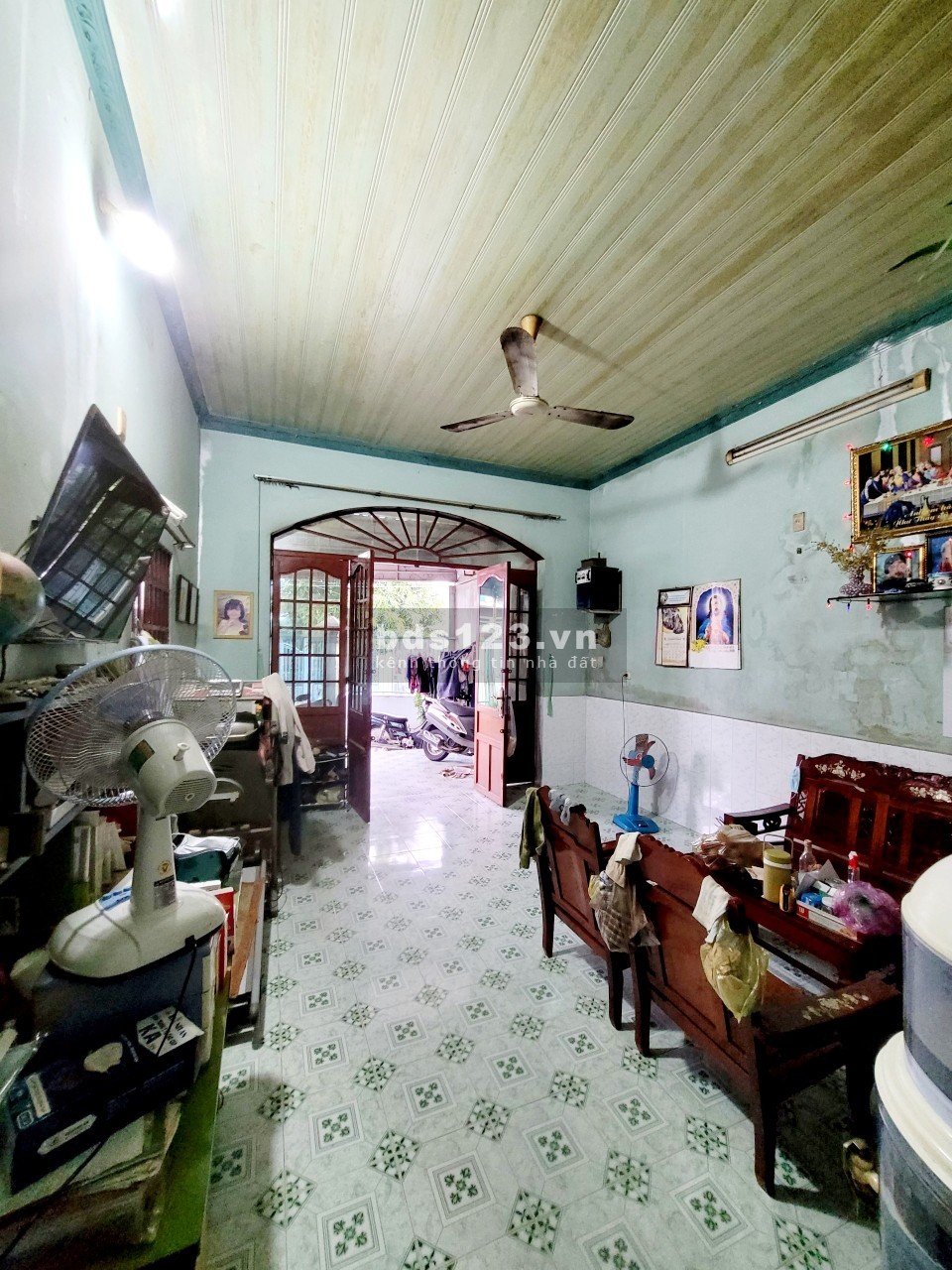 Bán nhà sổ riêng ngay hồ bơi Phương Nam, diện tích 111m², giá chỉ 2,6 tỷ còn có TL