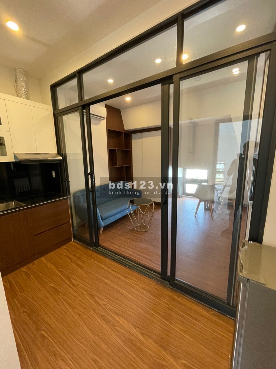 Bán căn shophouse diện tích 105 m2 view Quảng Trường Ánh Sáng Vinhomes Imperia