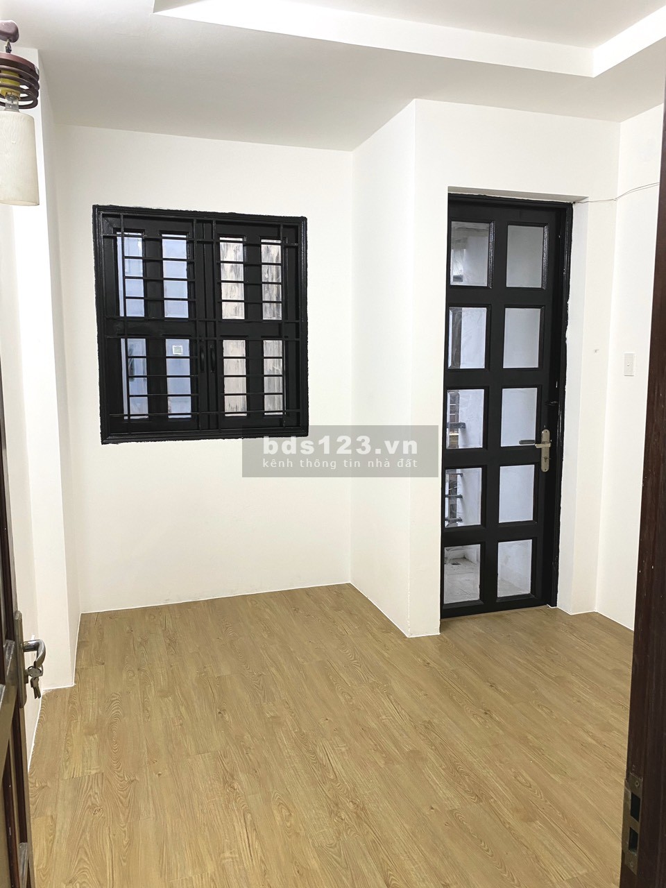 Cho thuê nhà 3 lầu 1 sân thượng hẻm Nguyễn Thiện Thuật Q3