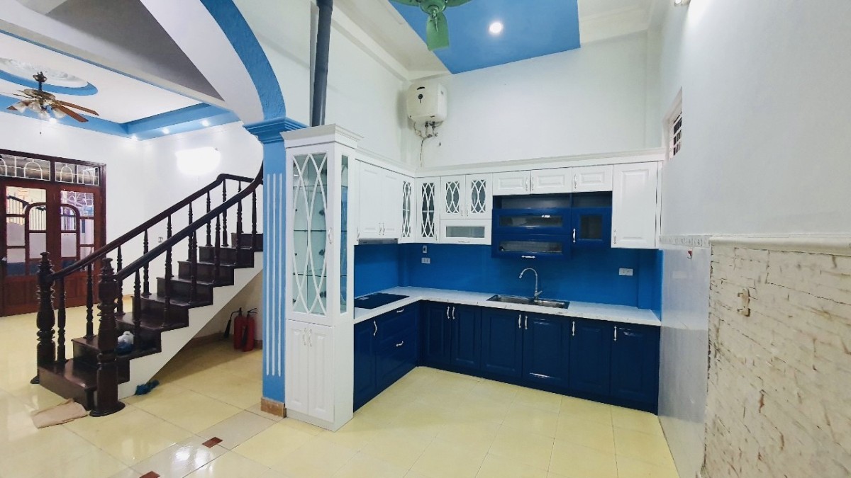 Bán nhà Võ Chí Công cực Vip Lô góc Kinh doanh Ô tô DT 60m 5 Tầng MT 4.6m nhỉnh 6 tỷ.