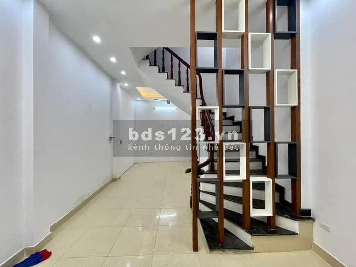 Bán nhà Hoàng Mai diện tích 40m2 x 4 tầng, MT 4.2m, giá 3.9 tỷ Hoàng Mai
