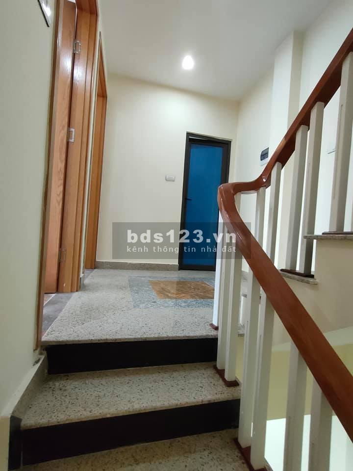 Bán nhà mới tinh thiết kế hiện đại sang trọng, ô tô tránh cách 70m2, giá tốt