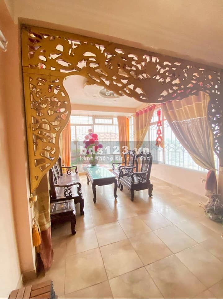 Nhà xây 5 tầng ngõ rộng đường Lạc Long Quân, vị trí hiếm nhà bán diện tích 39m2, gá 5.1 tỷ