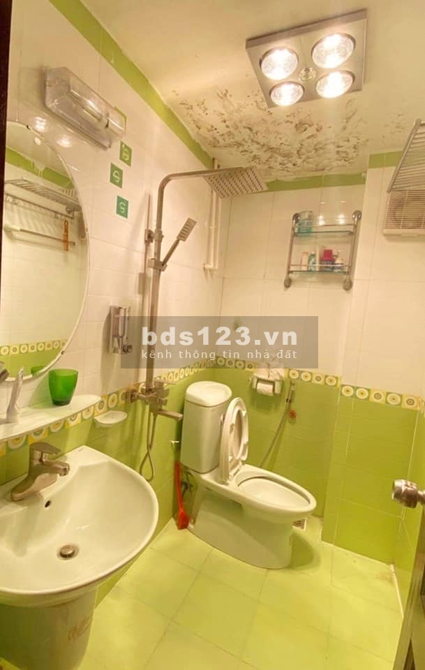 Nhà xây 5 tầng ngõ rộng đường Lạc Long Quân, vị trí hiếm nhà bán diện tích 39m2, gá 5.1 tỷ