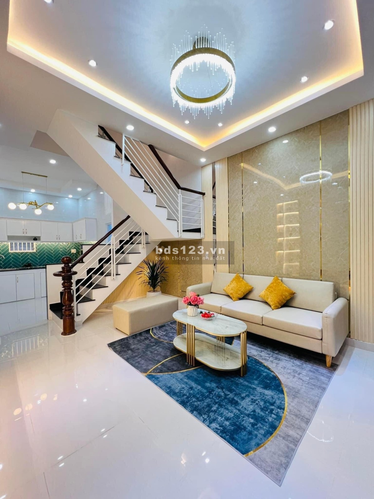 Bán gấp nhà cách phố Tây Sơn 30m, ô tô tránh đố, diện tích 52m2, giá 8.3 tỷ, lh 0987833652
