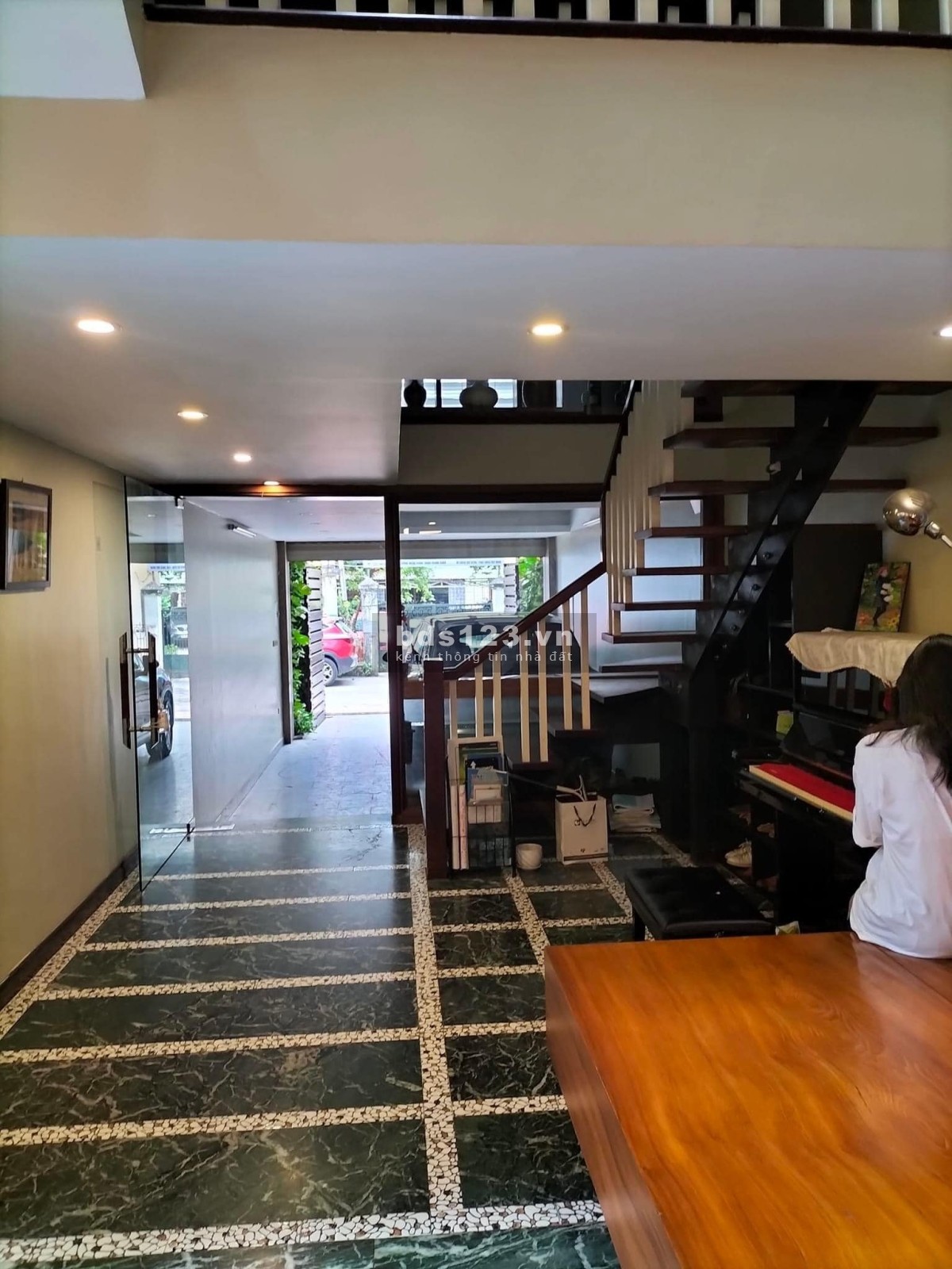 Bán gấp nhà cách phố Tây Sơn 30m, ô tô tránh đố, diện tích 52m2, giá 8.3 tỷ, lh 0987833652