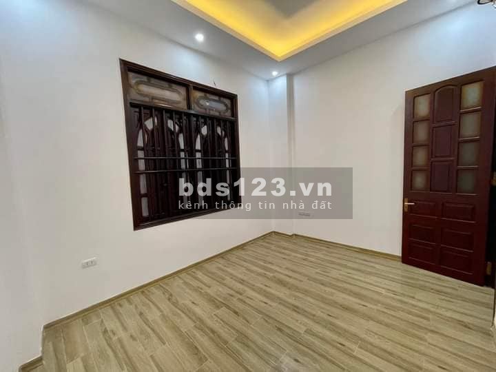 Bán nhà Hoàng Mai diện tích 40m2 x 4 tầng, MT 4.2m, giá 3.9 tỷ Hoàng Mai