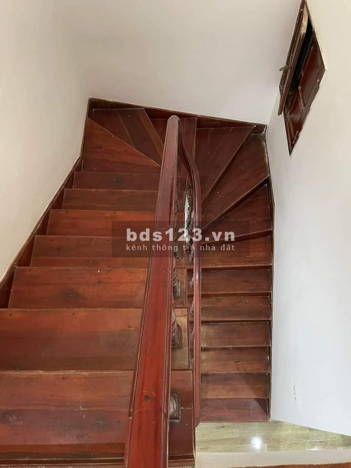 Bán nhà Hoàng Mai diện tích 40m2 x 4 tầng, MT 4.2m, giá 3.9 tỷ Hoàng Mai