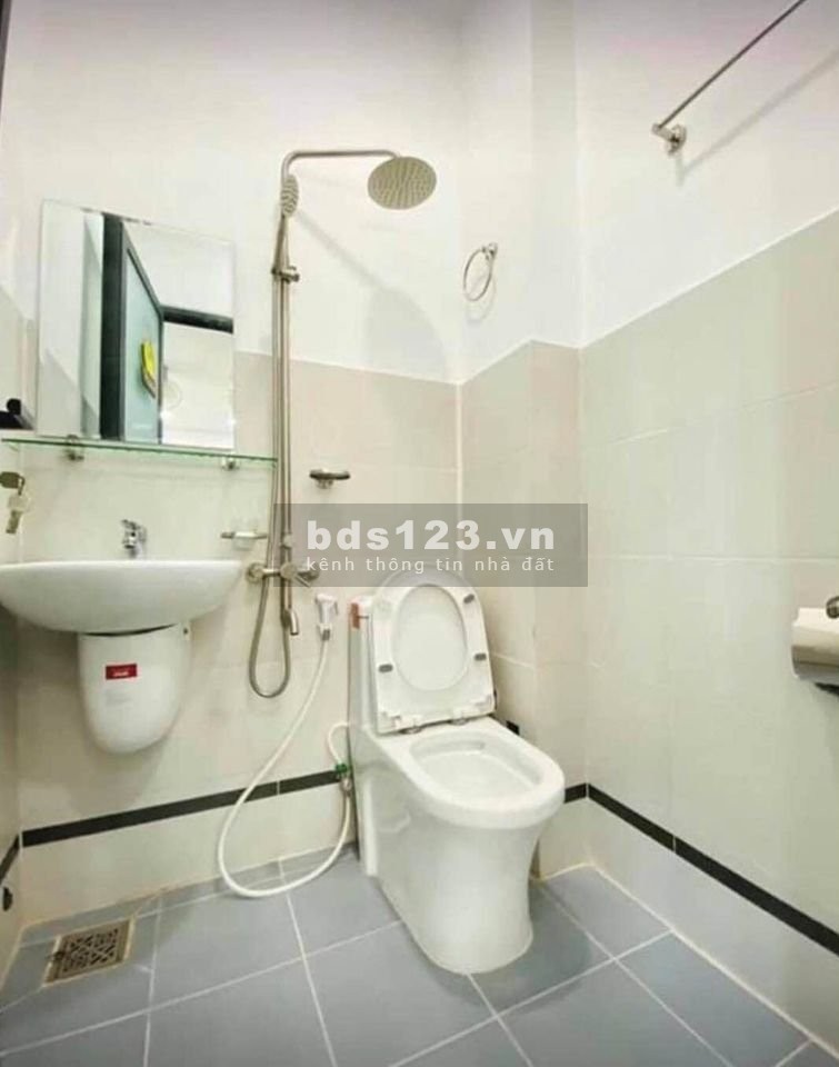 Nhà phố ngay Trạm Y Tế Xã Hưng Long, Bình Chánh nhà sẵn diện tích 88m2