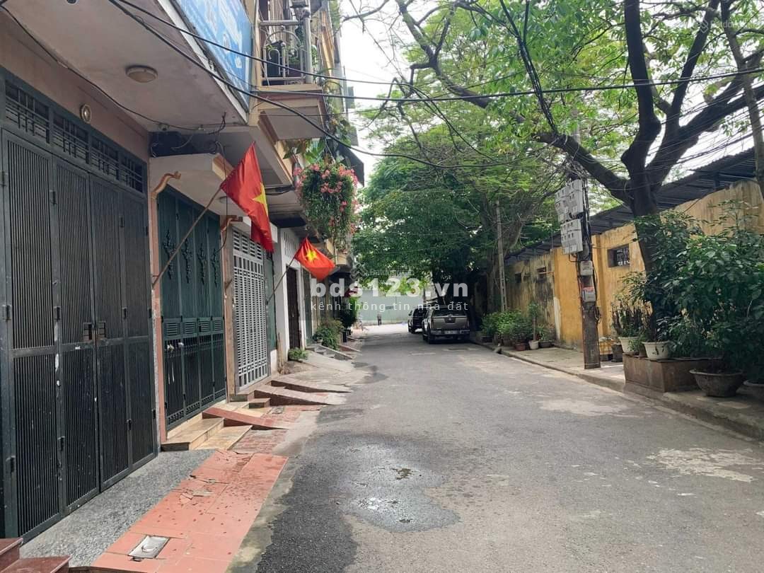 Nhà Hoàng Mai hiếm cần bán luôn giá mềm đúc 4 tầng, liên hệ 0973973562