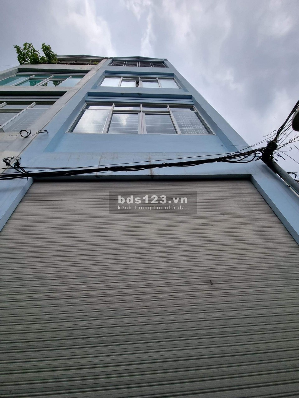 Cho thuê nhà 5 tầng mặt đường Phạm Văn Đồng, phù hợp kinh doanh và ở