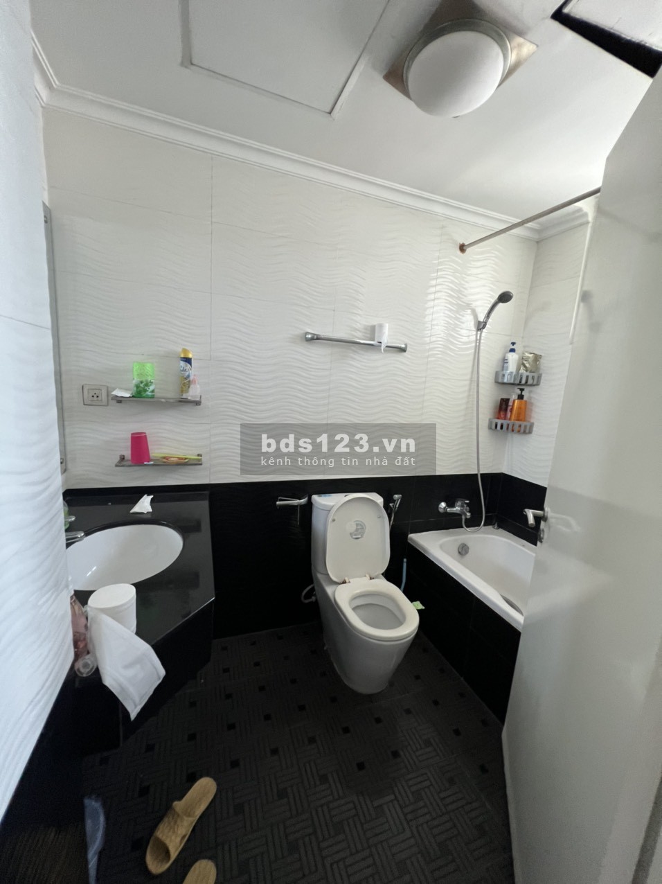 Cho thuê nhanh căn hộ Tản Đà Q5 , 2pn 2wc full nội thất giá tốt 14 triệu/tháng
