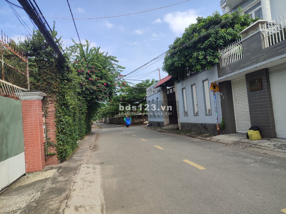 Bán nhà 4 lầu mặt tiền đường 104 Man Thiện - P. TNPA , Quận 9