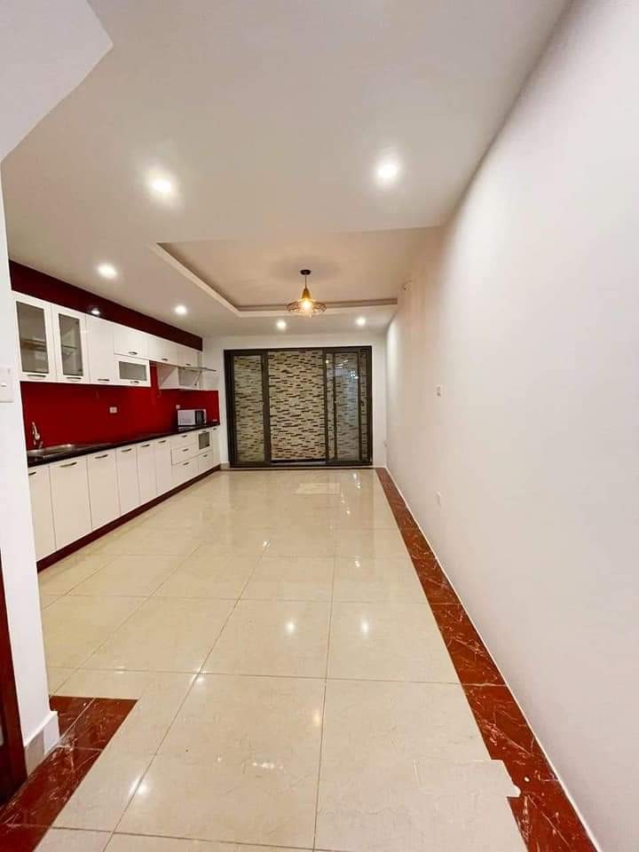Bán nhà dân xây Tư Đình Long Biên gần Aeon Mall dt 45m2 5 tầng nhỉnh 3 tỷ lh 0988357623