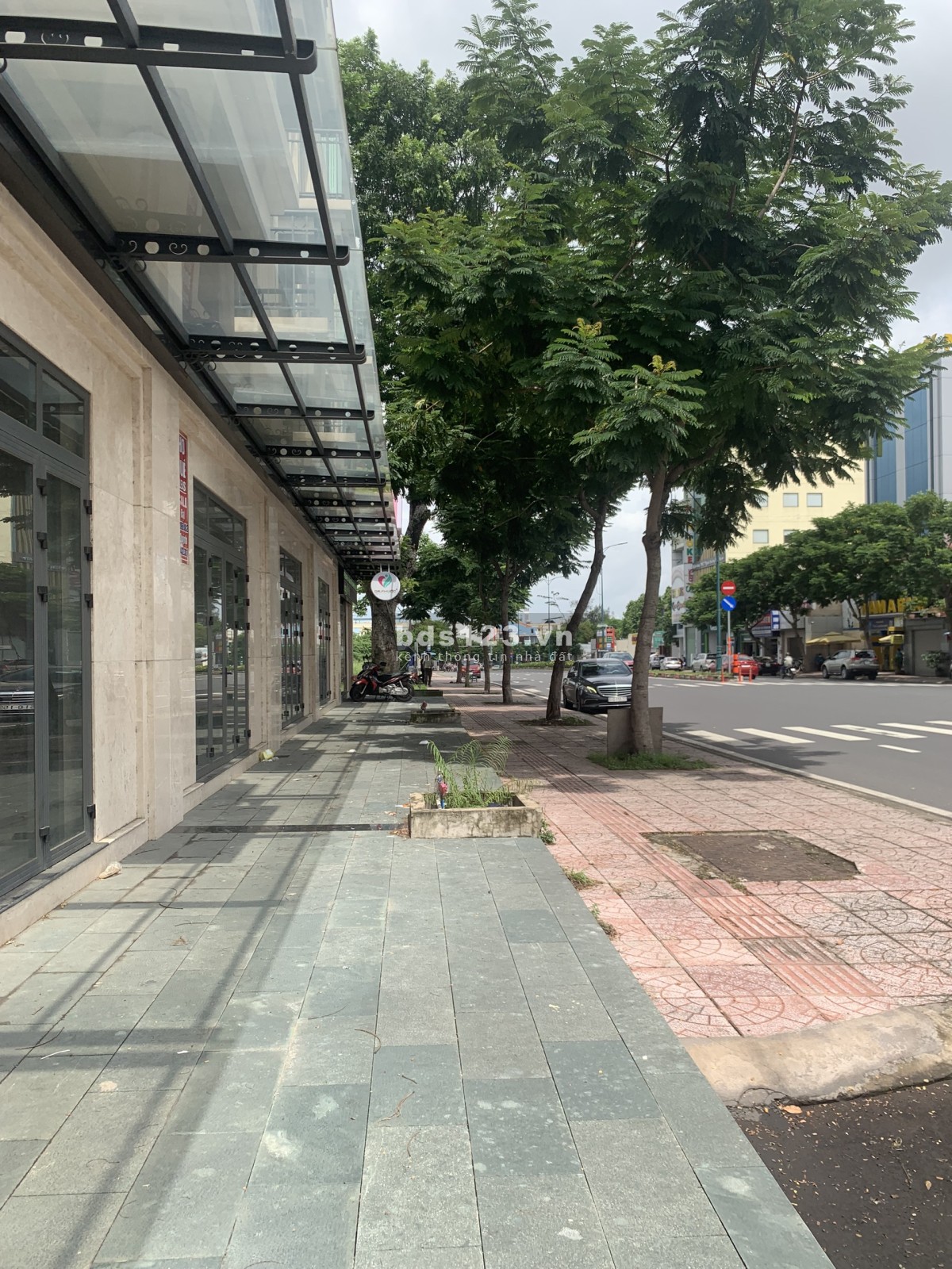 Cho thuê nhà mặt tiền kinh doanh đỉnh Lê Văn Việt, Quận 9 khu shophouse