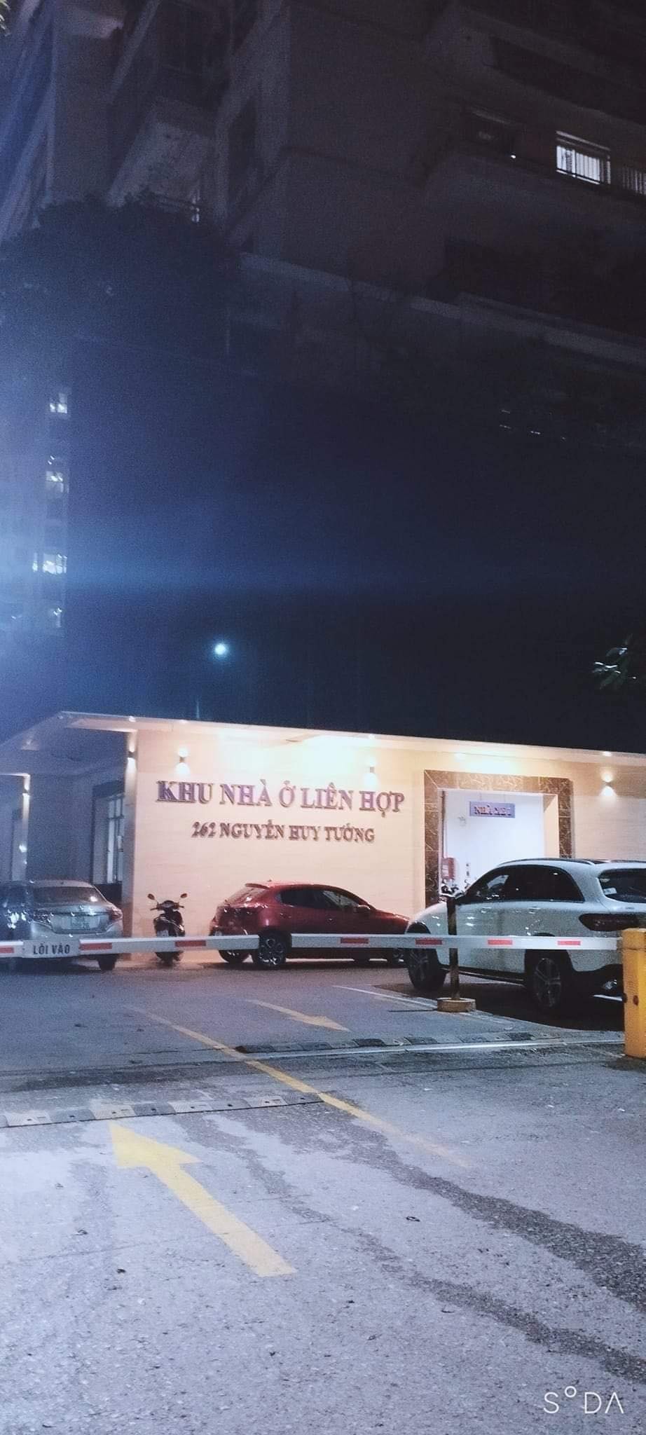 Bán căn hộ 3 phòng ngủ dt 142m2, lô góc diện tích rộng nội thất tiền tỷ
