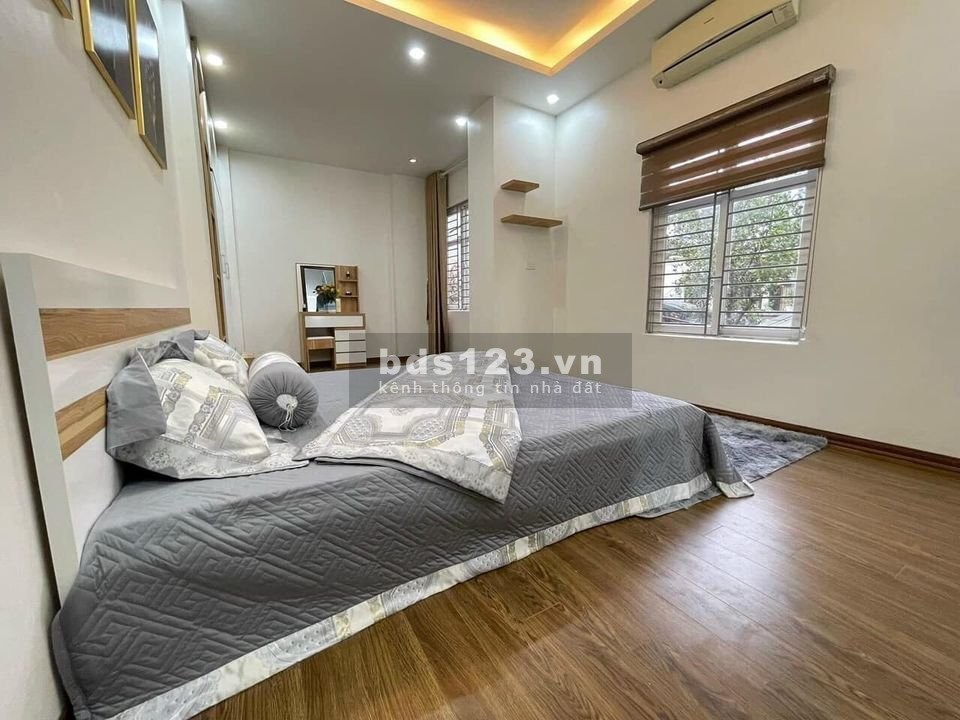 Nhà đẹp Yên Hoà cách mặt phố 20m DT 36m² x 5 tầng giá bán 3,75 tỷ đồng