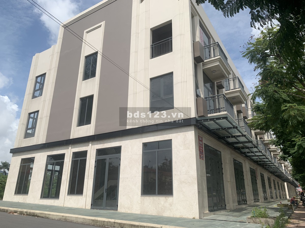 Cho thuê nhà mặt tiền kinh doanh đỉnh Lê Văn Việt, Quận 9 khu shophouse