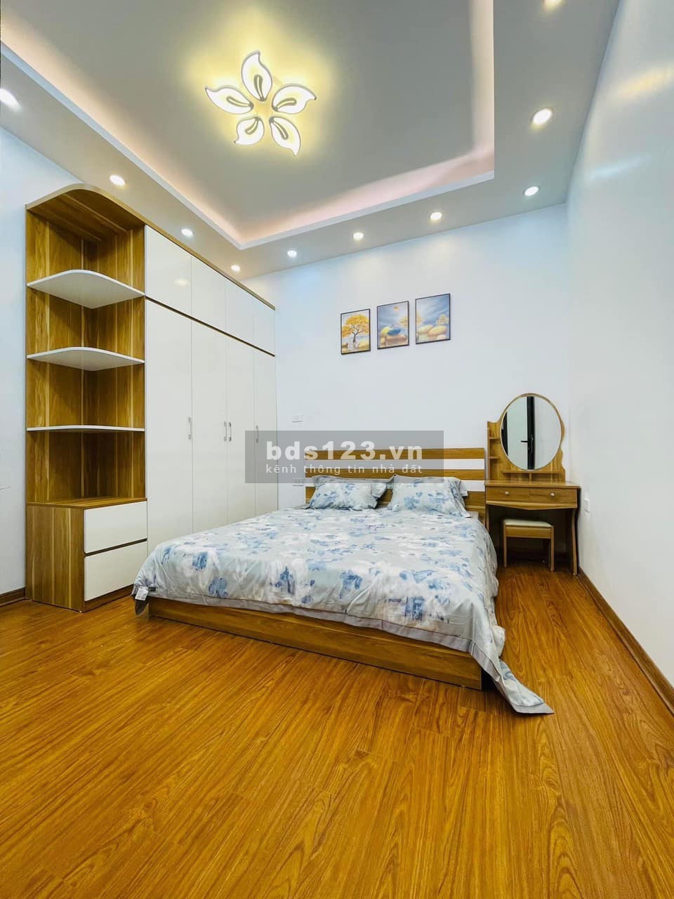 Bán nhà mới đẹp cực hiếm 3 tủ giữa phố Thái Hà, diện tích 23m2, 3 tầng, giá 2.99 tỷ
