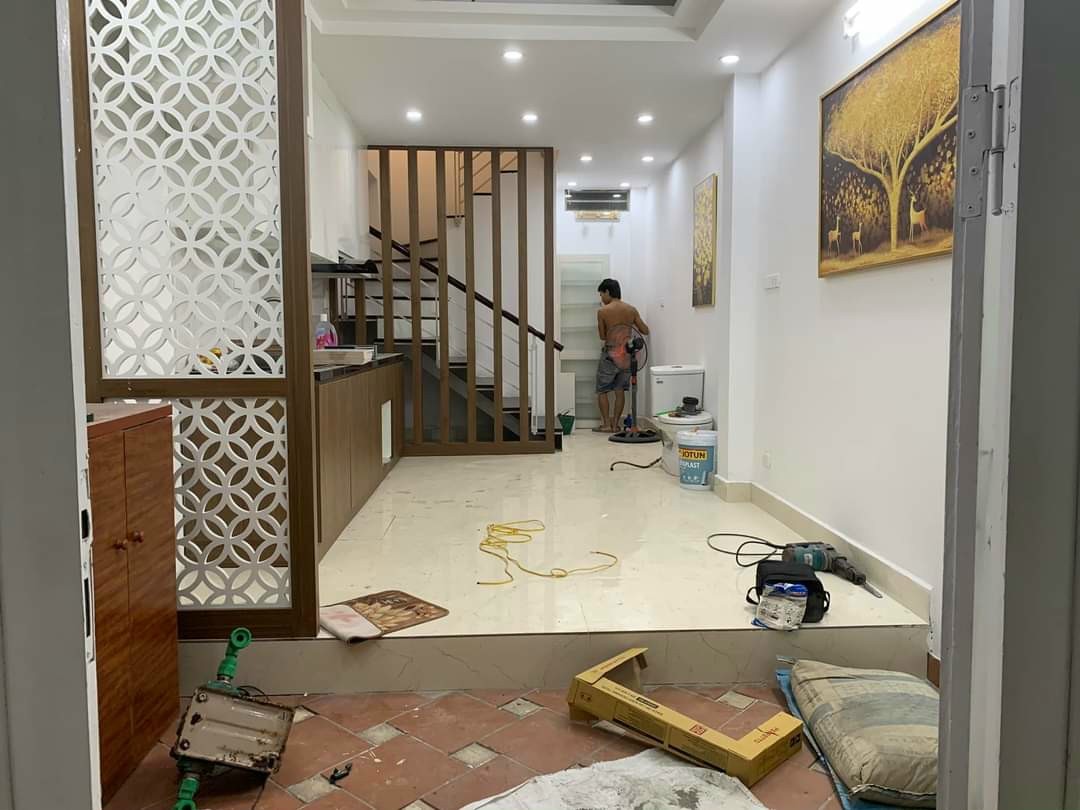 Bán nhà đẹp phân lô ôtô đỗ cửa 30m2 5tầng nhỉnh 4tỷ phố Xuân La gần Hồ Tây