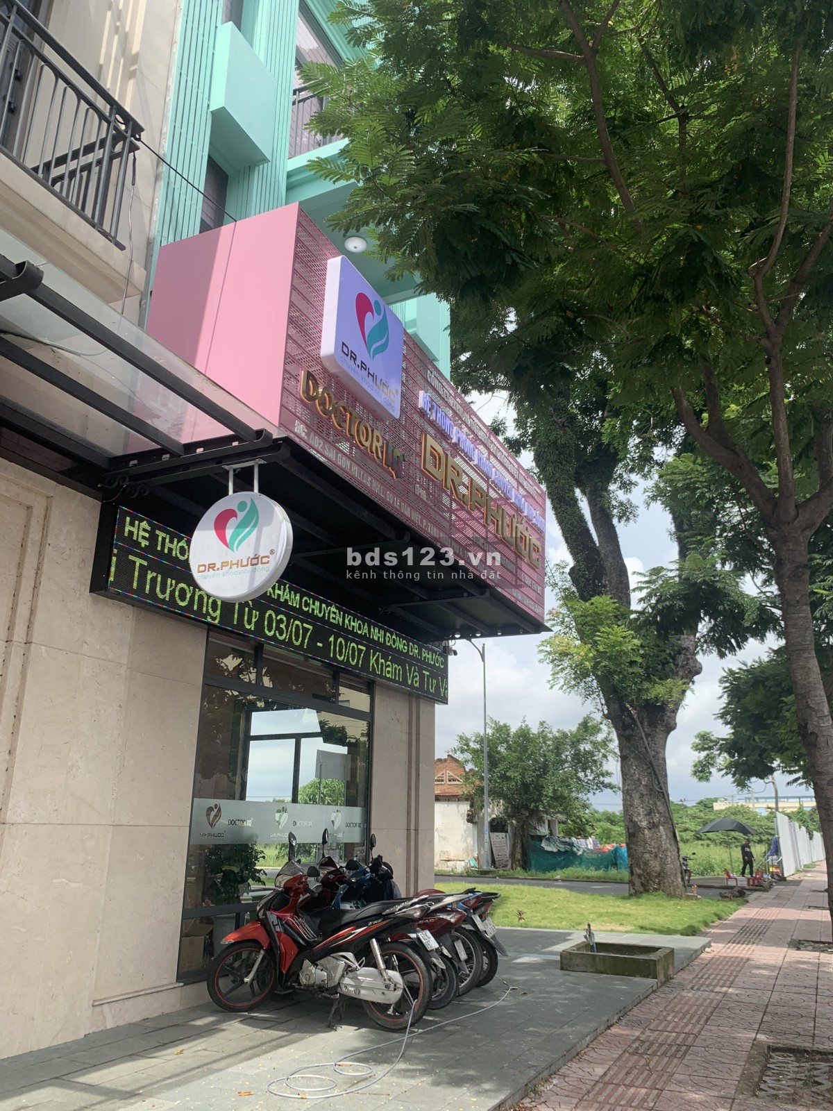 Cho thuê nhà mặt tiền kinh doanh đỉnh Lê Văn Việt, Quận 9 khu shophouse