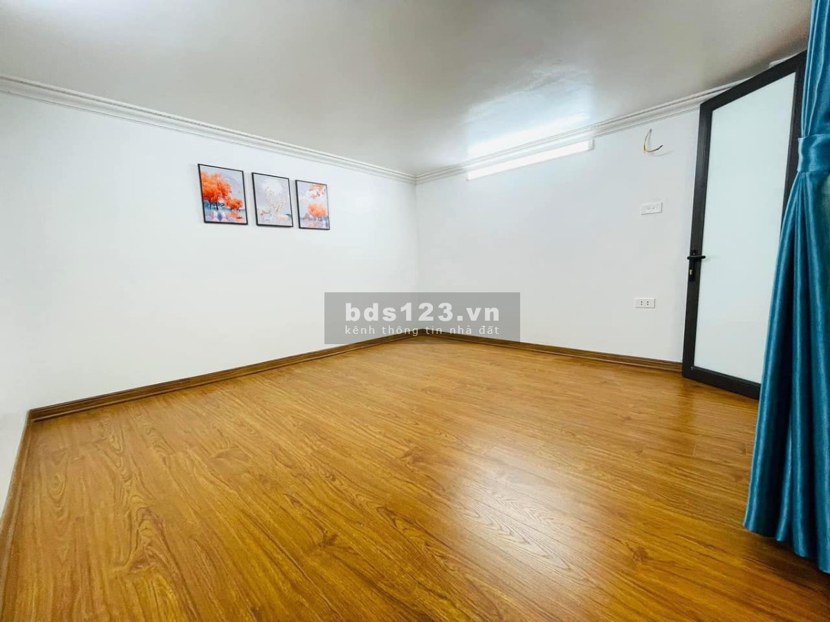 Bán nhà mới đẹp cực hiếm 3 tủ giữa phố Thái Hà, diện tích 23m2, 3 tầng, giá 2.99 tỷ