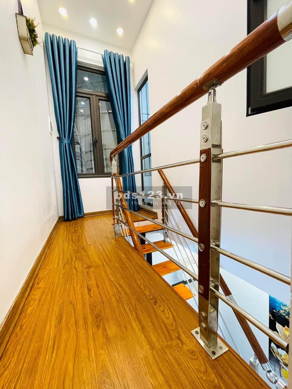 Bán nhà mới đẹp cực hiếm 3 tủ giữa phố Thái Hà, diện tích 23m2, 3 tầng, giá 2.99 tỷ
