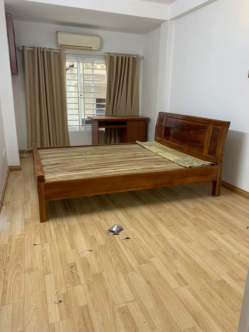 Bán nhà đẹp phân lô ôtô đỗ cửa 30m2 5tầng nhỉnh 4tỷ phố Xuân La gần Hồ Tây