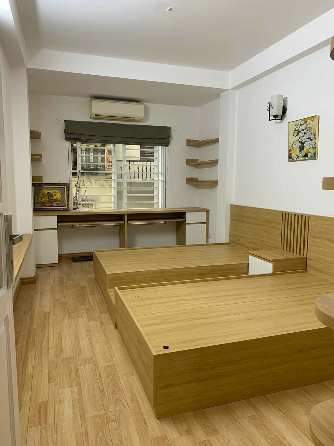 Bán nhà đẹp phân lô ôtô đỗ cửa 30m2 5tầng nhỉnh 4tỷ phố Xuân La gần Hồ Tây