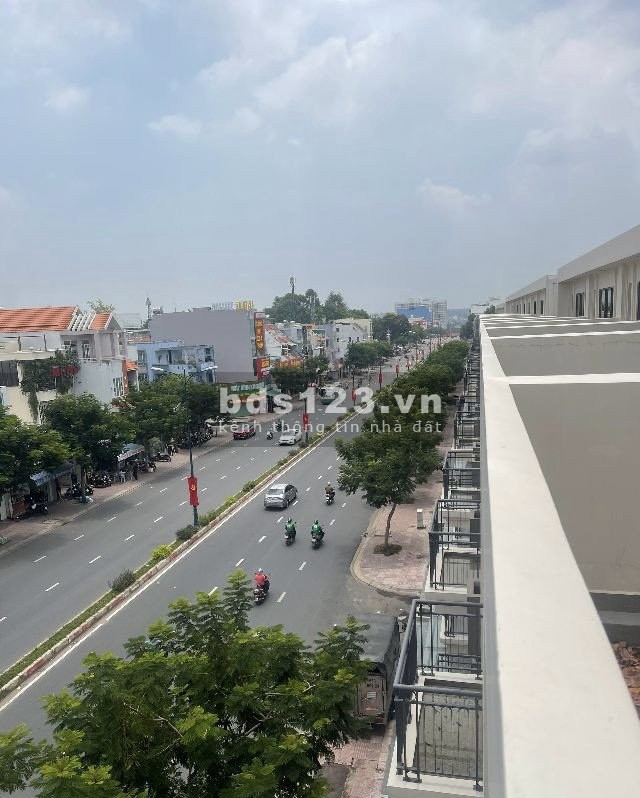 Cho thuê nhà mặt tiền kinh doanh đỉnh Lê Văn Việt, Quận 9 khu shophouse
